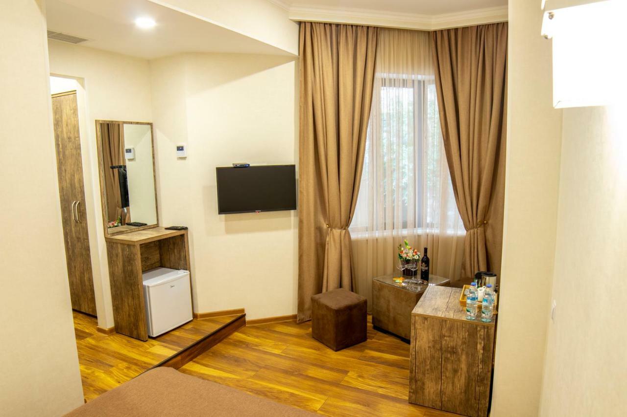 Irmisa Hotel Tbilisi Bagian luar foto